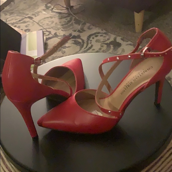 High heeled shoe - Picture 2 of 2